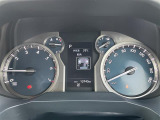 【スピードメーター】メーターがシンプルで見やすく運転しやすいですね。A