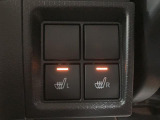運転席/助手席にはシートヒ-タ-を完備!