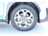 タイヤサイズは225/60R17 純正アルミホイール装着です!