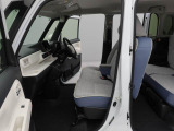 愛知ダイハツではお車をご購入頂いた後が本当のお付き合いのスタートだと思っています。 ですので定期点検や車検もお得なパックをご用意してお客様に頼りにされるダイハツディーラーを目指しています☆