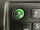 ★ECONスイッチ★ エコドライブを加速しよう!スイッチをONにすると、運転の仕方によるロスを抑え込み燃費をよくするようクルマが頑張ります(*^ー^*)燃費向上にチャレンジ♪