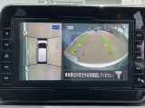アラウンドビューモニター搭載。上から見下ろしたように液晶に映るのでスムーズな駐車をサポートします。