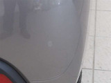 《インテリジェンスクリアランスソナー》駐車時など、低速走行時における衝突を緩和(ブレーキとアクセルを踏み間違えても、被害軽ブレーキをかける装置です。