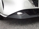 LEDフォグランプ装備しております。雨や霧、夜間の運転でも視界をしっかり確保致します。