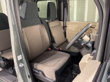 乗降がしやすい運転席。