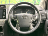 【純正革巻きステアリング】上質な革を使用することで、手にしっかり馴染みとても運転しやすいハンドルです♪