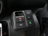 【電子制御パーキング+ブレーキホールド】便利なスイッチ式のサイドブレーキ!停車中にブレーキペダルを踏み続けなくても自動的にブレーキを保持する機能も搭載♪