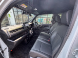 ゆったりとした運転席です★