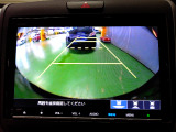 バックカメラの画像です。ガイドラインがスムースな車庫入れをサポートいたします。車庫入れの安心感がアップしますね。