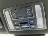 狭い駐車場での乗り降りもラクにできる両側パワースライドドア★