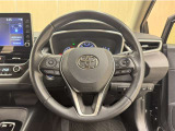 ステアリングスイッチ搭載!手を離さずに手元のスイッチでさまざまな操作が可能。運転中、視線をそらさなくても操作ができて安全です!