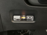 ハンドルの左下にETC2.0がついています。高速道路の料金所の通過も楽々です。 カードの取り出しもしやすい場所についています。