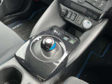 電気自動車系専用のシフトレバーです。操作感はとってもスムーズです。