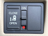 【パワースライドドア】スマートキーや運転席のスイッチでスライドドアの開閉が可能♪電動だから力を入れてドアを開ける必要が無く、小さいお子様でも、重い荷物を持っている時もラクに開け閉めできます♪