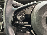 ステアリングにオーディオ操作スイッチが付いています。オーディオ画面に直接タッチしなくても操作が出来ますので、運転に集中できます。