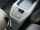 電動パーキングブレーキとオートブレーキホールド機能(信号待ち等でブレーキを踏み続けなくても自動的にブレーキ力がキープされる機能です)