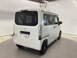 リアはプライバシーガラス付です。見た目もかっこいいですよね。また、太陽光を防ぐので冷房の効きを良くする効果もあるんです。エアコンを控えめにすれば燃費向上も見込めますよ。
