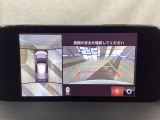 狭い場所での駐車やすれ違いなどでより的確な運転操作に役立つ360&deg;ビューモニターが装備されています。