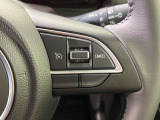 【クルーズコントロール】高速道路もラクラク走行。アクセルを離しても一定速度で走行ができ、長距離運転時の負担を軽減!加速・減速も簡単なスイッチ操作で調整できます。