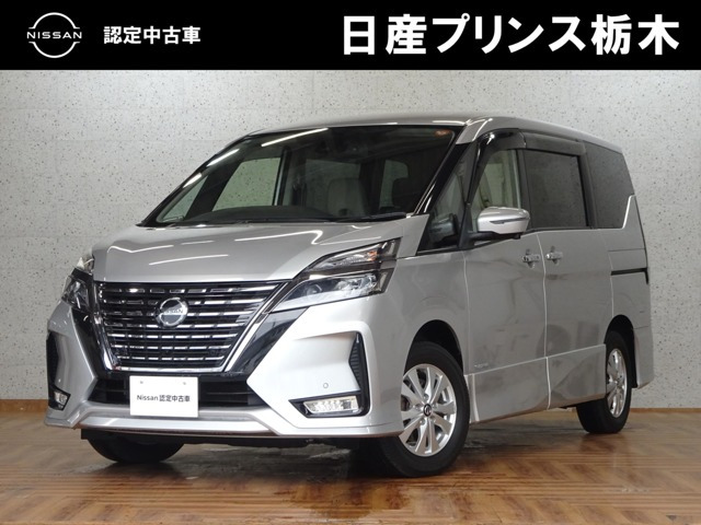 セレナ2.0 ハイウェイスターV 4WD