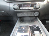 オートエアコンですので、車内を快適な空間に出来ます♪
