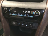 【ダウンヒルアシストコントロール】急な下り坂でも、スイッチひとつで降坂時の車速を低車速にキープ!安定走行に寄与します。機能の詳細は展示店舗までお尋ねください。