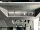 運転席まわりの画像です。