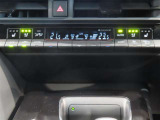 左右独立温度コントロールフルオートエアコンです。運転席、助手席それぞれで独立して温度設定ができます。冷え性の方が乗っても安心ですね♪