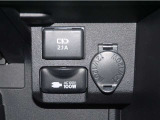 充電用USB端子/100Wまで使えるAC100Vコンセント