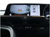 パノラミックビューモニター装備!トップビュー&フロントビュー・車両に取り付けたフロント、サイド、バックカメラの映像を合成して画面上に表示させることで、低速時の運転を補助する装置です。