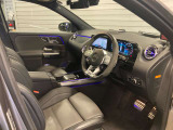 メルセデス・ベンツの定める厳しい基準をクリアしたお車のみをご案内させて頂きます。納車前整備はメーカー規定に基づき100項目以上にも及ぶ点検を熟練のメカニックによって行いご納車させて頂きます。