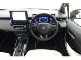 スタイリッシュなインパネ周りです!運転の際、常に目にする部分は、シックにまとめた飽きの来ないデザインが人気です!