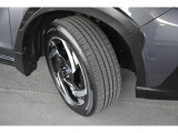 タイヤサイズは225/55R18です
