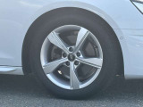 Audiは、スポーティなデザインからシンプルでエレガントなデザインまで、さまざまなデザインを提供しています。軽量でありながら高い強度を持っており車両のハンドリング性能やブレーキ性能が向上します。