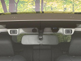【アイサイトVer3】前方の車両等を検知し、衝突しそうな時は警報で注意を促し、ブレーキを踏む力をサポート。ブレーキを踏めなかった場合は衝突被害軽減ブレーキが作動、衝突回避をサポートします。