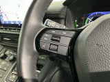 ステアリングにオーディオ操作スイッチが付いています。オーディオ画面に直接タッチしなくても操作が出来ますので、運転に集中できます。