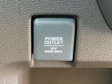 アクセサリーソケットを装備。車内アクセサリーの電源として便利です。