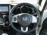 握りやすいハンドルで快適に運転が可能です!