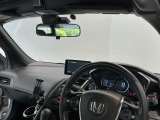 【前方視界】開放的な前方視界!運転がしやすく疲れにくいです♪窓が大きく、見通しがとっても良いおクルマですよ♪