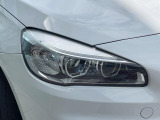 ●LEDヘッドライト:夜間走行時も良好な視界を確保し安心して運転できる高輝度LEDヘッドライトを装備!点灯速度が早く、消費電力も抑えられています。