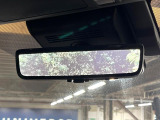 【デジタルインナーミラー】後席の大きな荷物や同乗者で後方が確認しづらい時でも安心!カメラが撮影した車両後方の映像をルームミラー内に表示。クリアな視界で状況の確認が可能です!