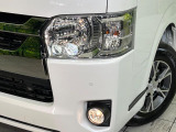 【LEDヘッドライト】悪天候や夜間走行時も良好な視界を確保し安心して運転できる高輝度LEDヘッドライトを装備!点灯速度が早く、消費電力も抑えられています。
