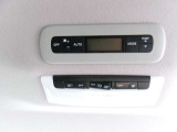 後席エアコン付きなので前後でそれぞれ温度調節ができて快適ですよ!広い車内も快適に♪後部座席のお子様達も☆さあドライブへ行きましょう^^