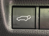 【パワーバックドア】スマートキーや運転席のボタンを押すだけでリアゲートが自動で開閉します!荷物を持っている時や、高い位置にあるバックドアを閉める際に便利な機能です♪