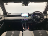 【前方視界】開放的な前方視界!運転がしやすく疲れにくいです♪窓が大きく、見通しがとっても良いおクルマですよ♪