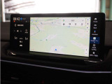 ◆Google マップ◆運転中も音声だけで安全に目的地設定ができます。交通状況の変化をリアルタイムに反映し、最適なルートをご案内します。