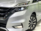 【LEDヘッドライト】悪天候や夜間走行時も良好な視界を確保し安心して運転できる高輝度LEDヘッドライトを装備!点灯速度が早く、消費電力も抑えられています。