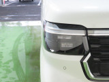 LEDヘッドライトは、点灯の瞬間から光量を発揮し、突然暗くなるトンネルなどでの安定感を高めます。