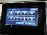 【ディスプレイオーディオ】普段スマホで聴いている音楽も車内スピーカーで聴けます。スマホをつなぐには別途、ケーブル等が必要です。