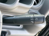 【オートライト(AUTO)】外の明るさをシステムが感知して、自動でヘッドライトが点灯します。ヘッドライトをつけ忘れを防ぐ便利機能です。